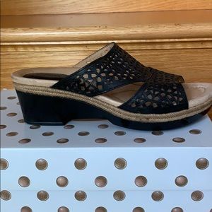 Earth Shoes, Iilara Wedge Sandals